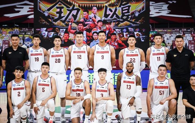 爱游戏体育-包含广东宏远训练开放日，今晨止住颓势引欢呼，意甲在即，年轻球员得到机会的词条